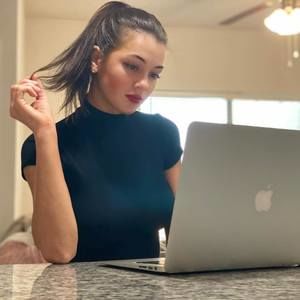 Meet your Posher, Kristina